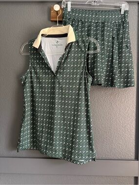 TUCKERNUCK • Golf outfit set tank and skirt - Medium green white